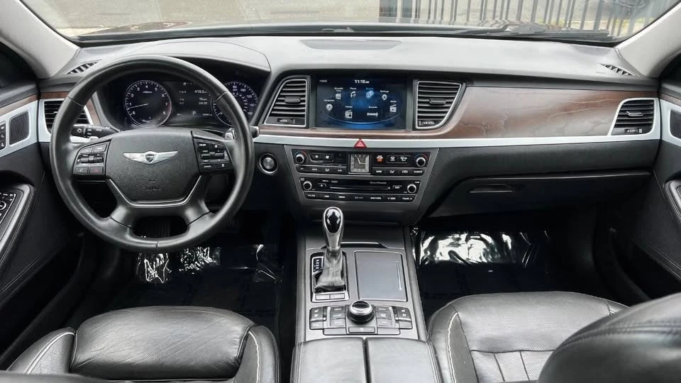 2015 Hyundai Genesis - Image 9 of 20