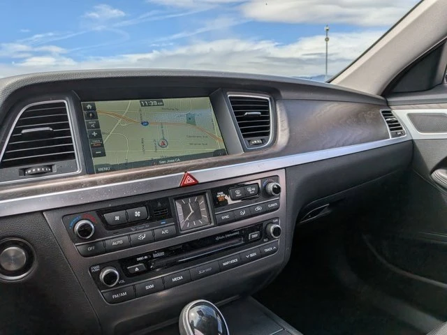 2015 Hyundai Genesis - Image 12 of 18