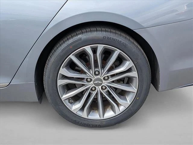 2015 Hyundai Genesis - Image 17 of 18