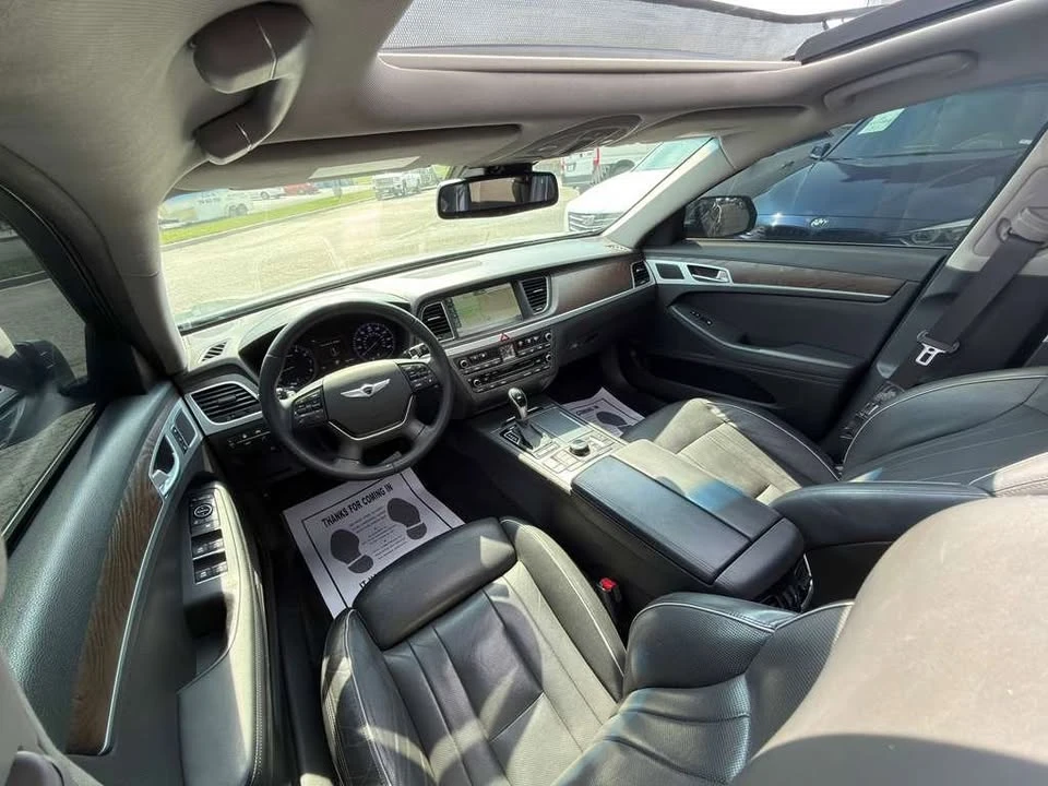 2015 Hyundai Genesis - Image 14 of 17