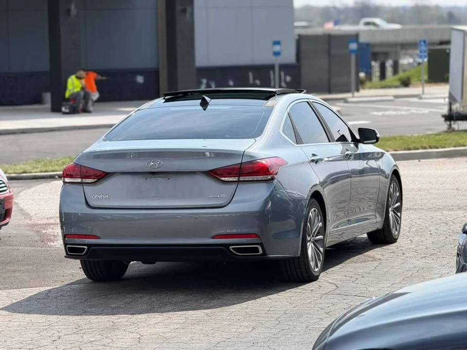 2015 Hyundai Genesis - Image 6 of 17