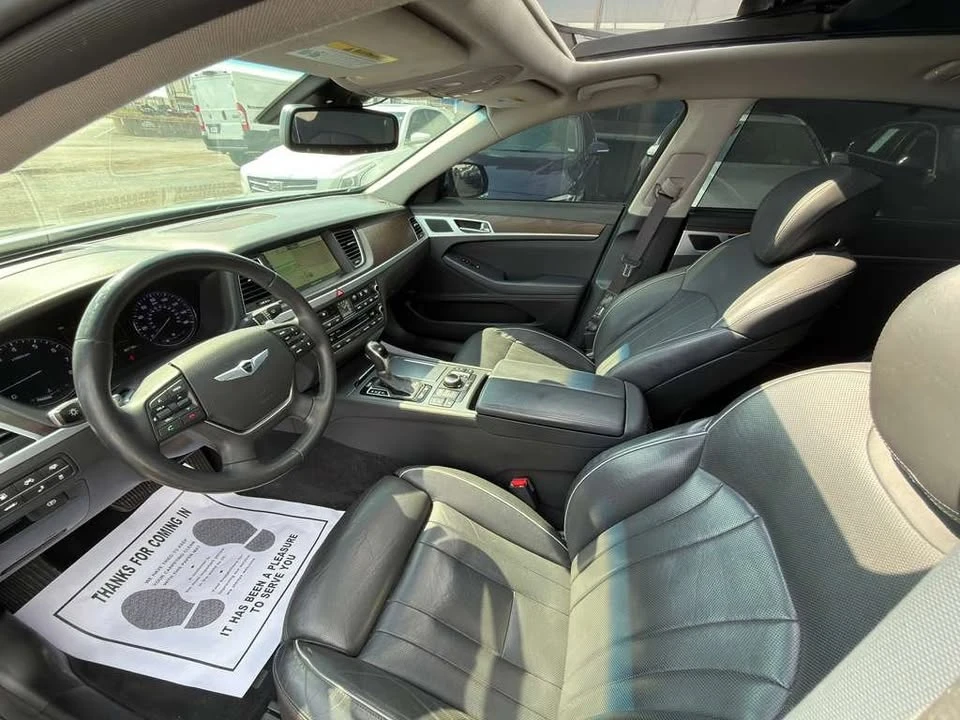 2015 Hyundai Genesis - Image 11 of 17