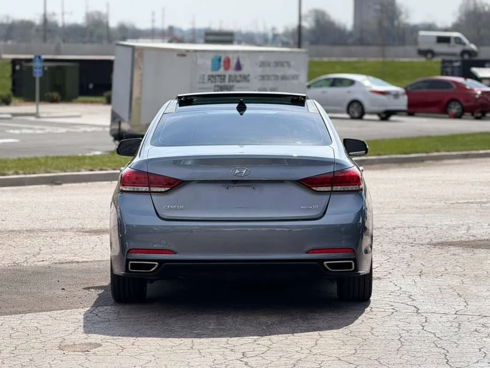 2015 Hyundai Genesis - Image 7 of 17