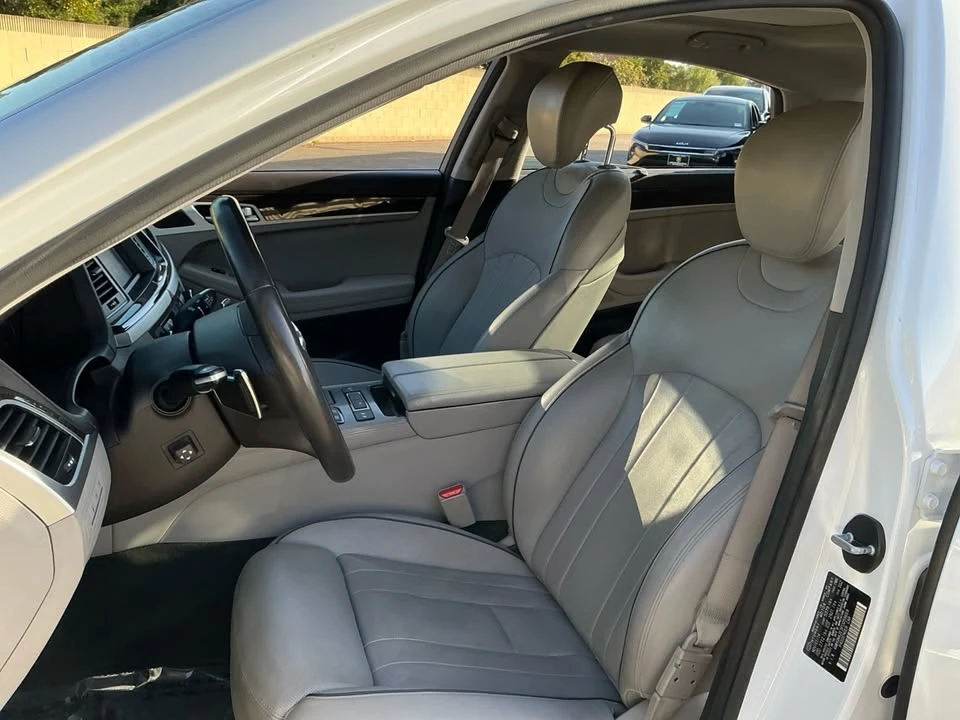 2015 Hyundai Genesis - Image 18 of 20