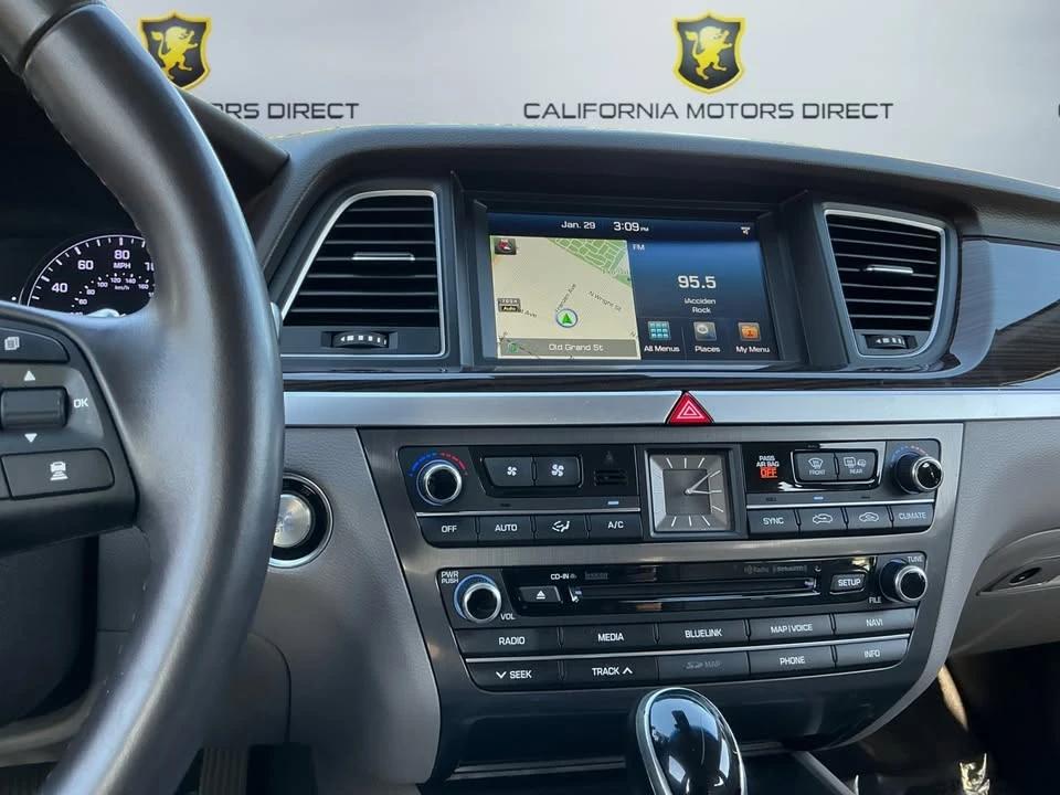 2015 Hyundai Genesis - Image 13 of 20