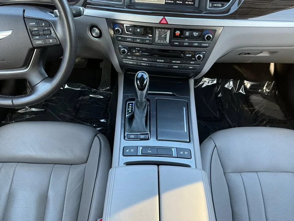 2015 Hyundai Genesis - Image 10 of 20