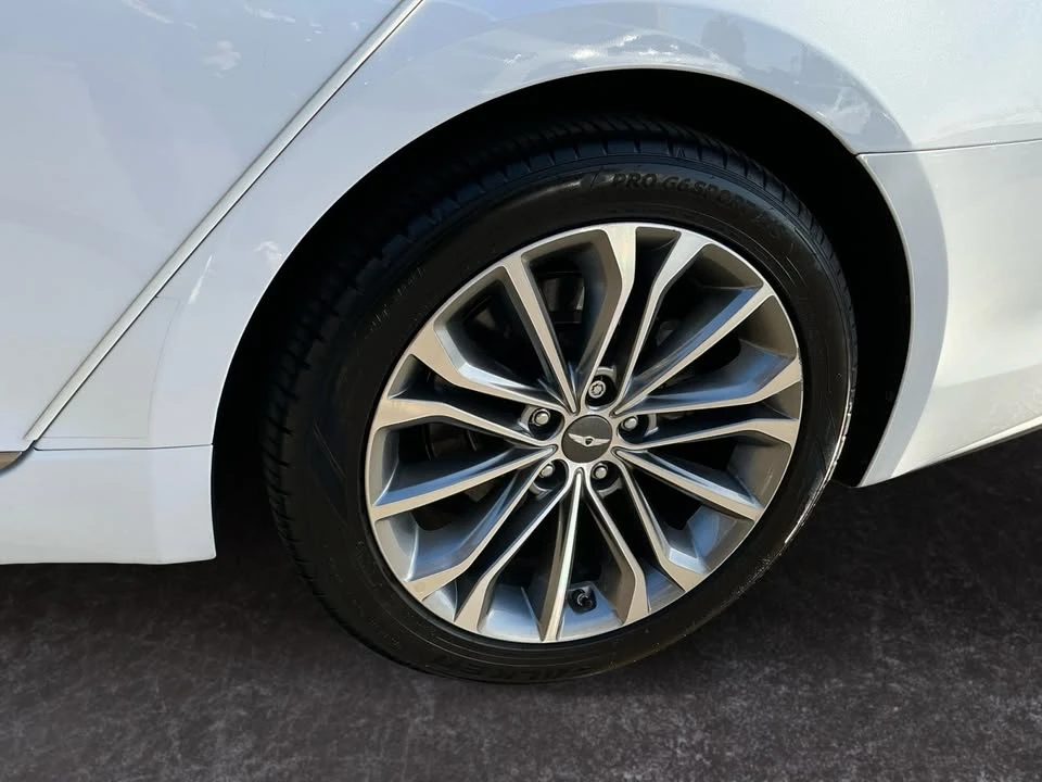 2015 Hyundai Genesis - Image 9 of 20