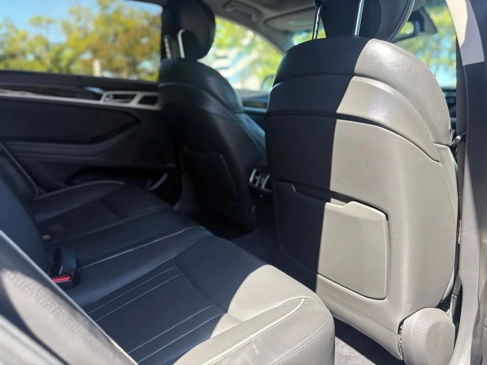 2015 Hyundai Genesis - Image 12 of 20