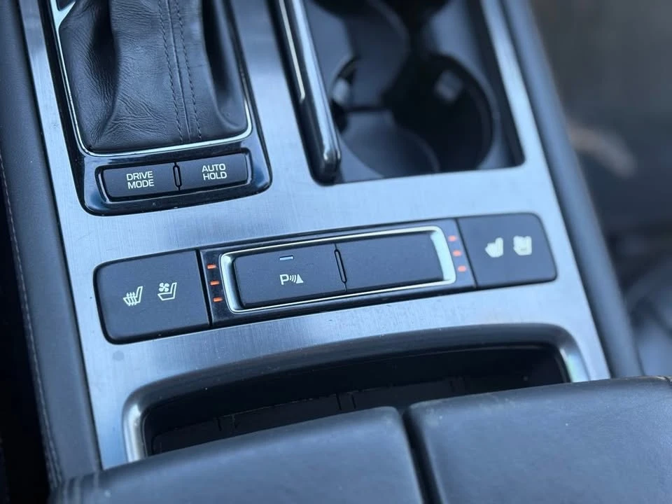2015 Hyundai Genesis - Image 19 of 20