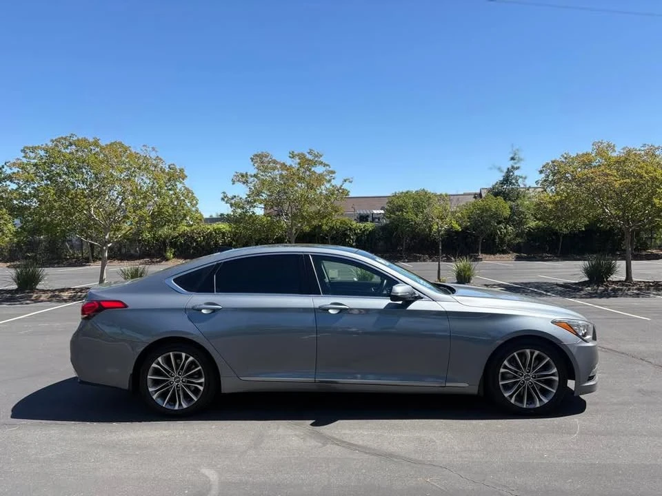 2015 Hyundai Genesis - Image 8 of 20