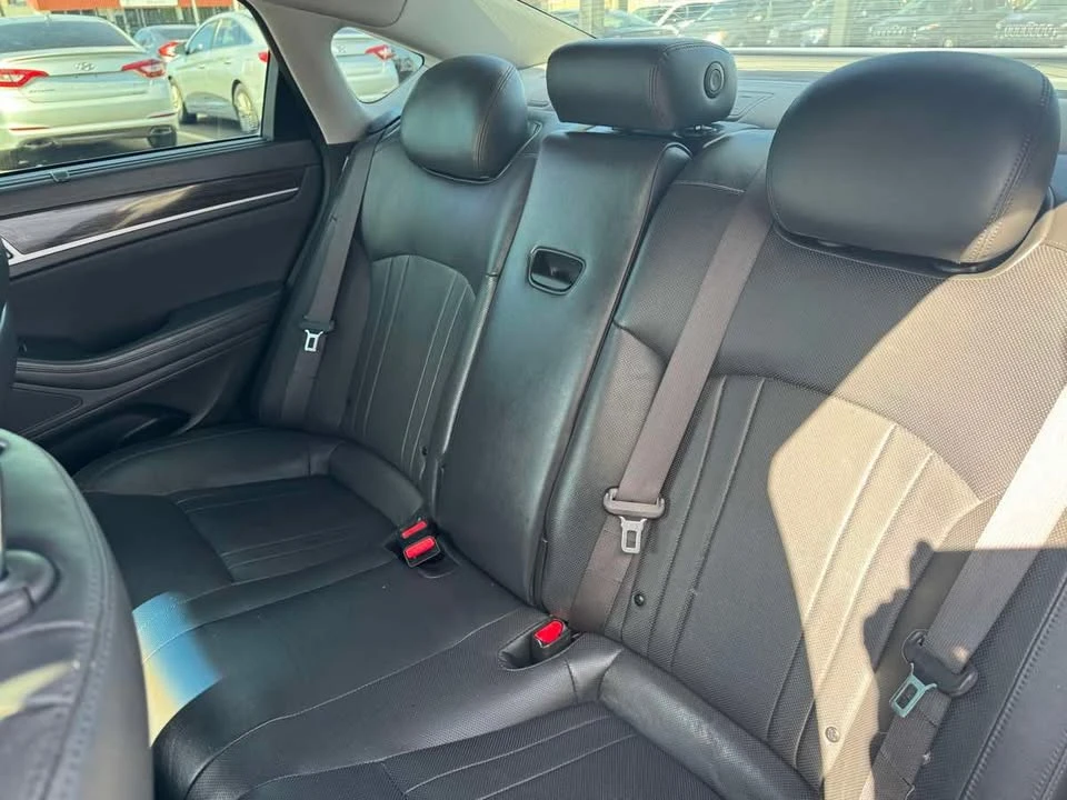 2015 Hyundai Genesis - Image 12 of 20