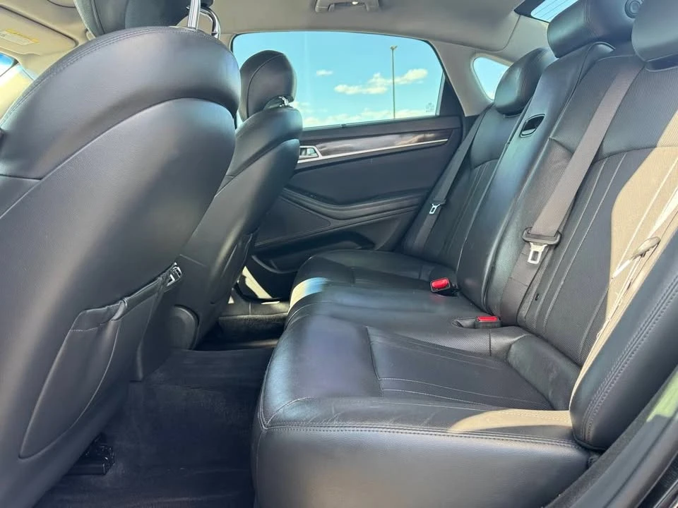 2015 Hyundai Genesis - Image 11 of 20