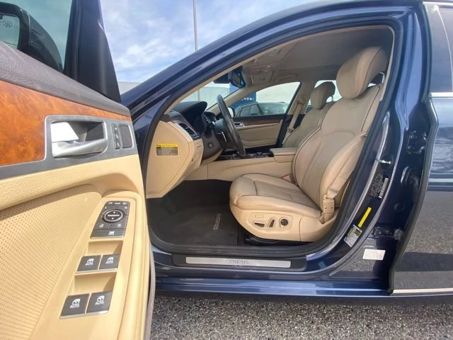 2015 Hyundai Genesis - Image 8 of 18