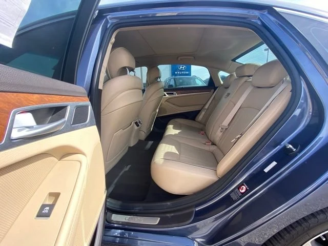 2015 Hyundai Genesis - Image 10 of 18
