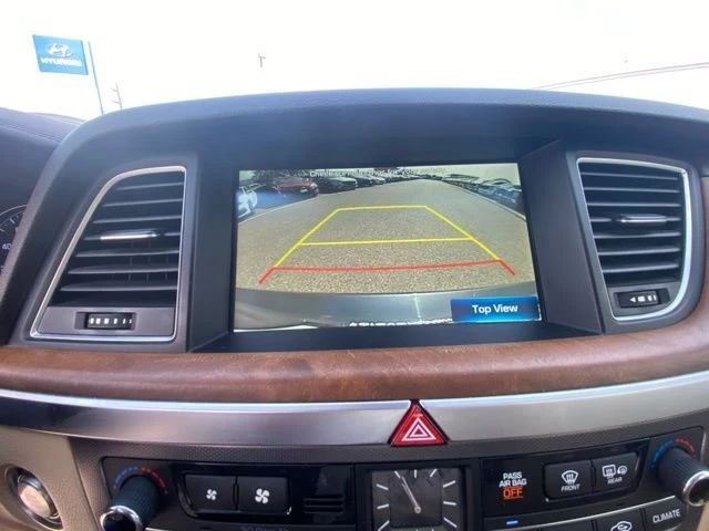 2015 Hyundai Genesis - Image 15 of 18