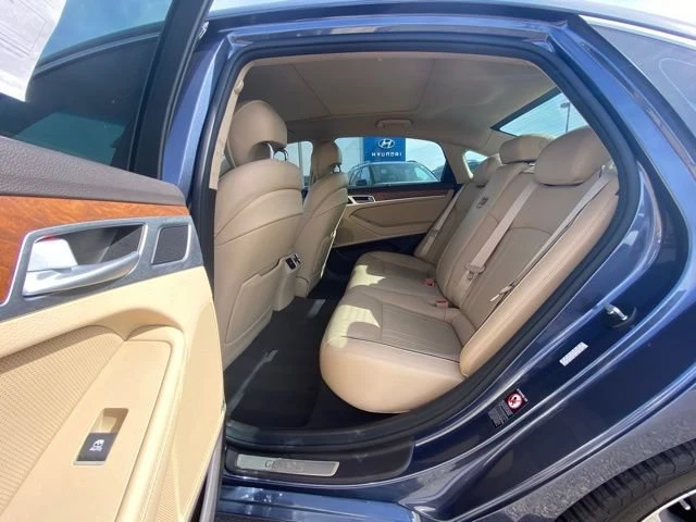 2015 Hyundai Genesis - Image 10 of 18
