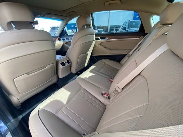 2015 Hyundai Genesis - Image 8 of 15