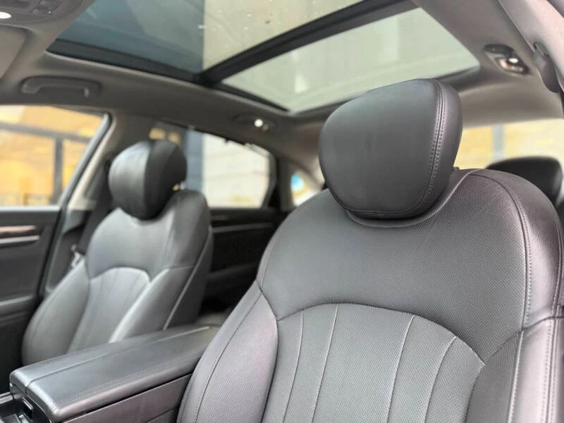 2015 Hyundai Genesis - Image 9 of 19