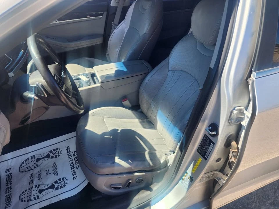 2015 Hyundai Genesis - Image 10 of 20