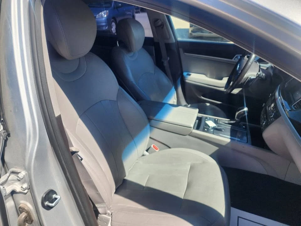 2015 Hyundai Genesis - Image 19 of 20