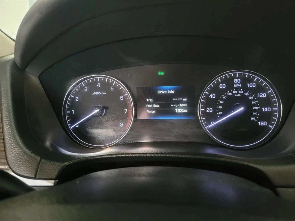 2015 Hyundai Genesis - Image 14 of 19