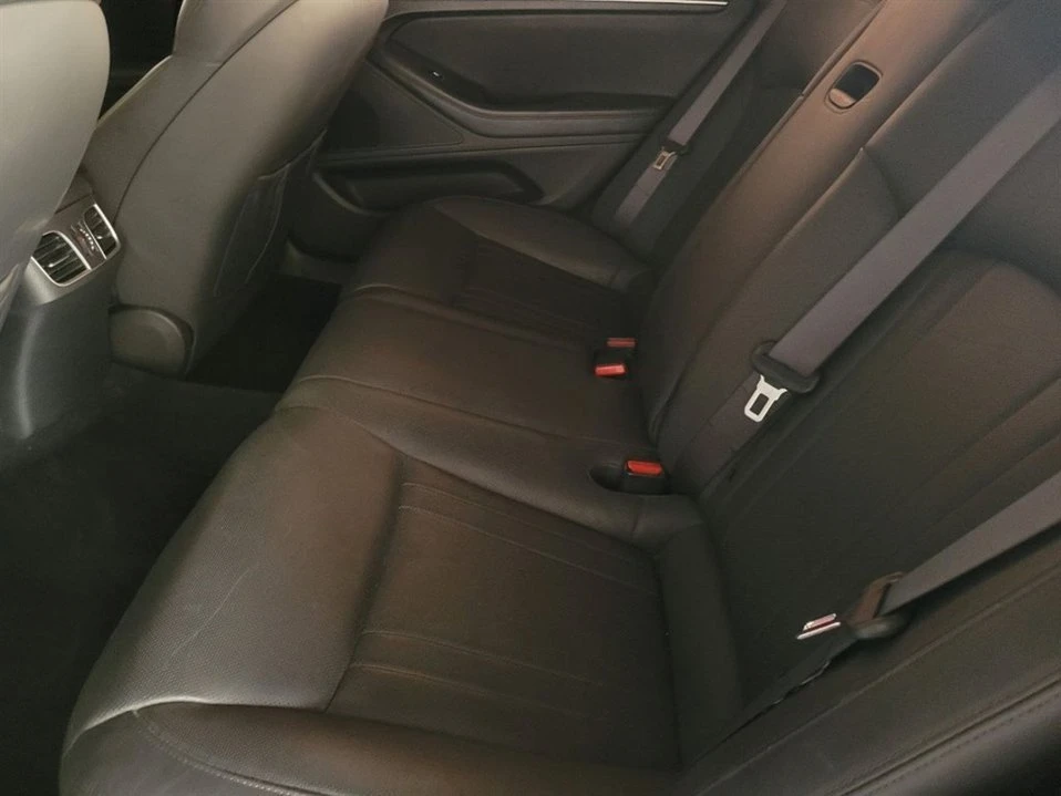 2015 Hyundai Genesis - Image 12 of 19