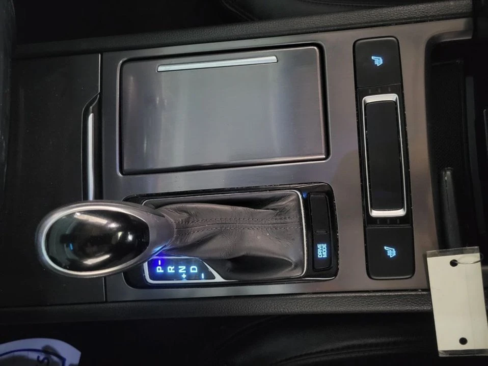 2015 Hyundai Genesis - Image 16 of 19