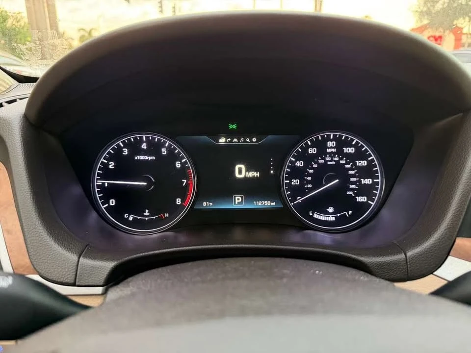 2015 Hyundai Genesis - Image 15 of 20
