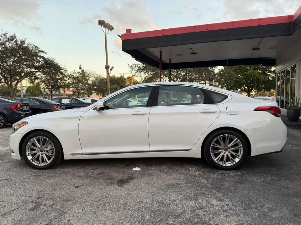 2015 Hyundai Genesis - Image 2 of 20