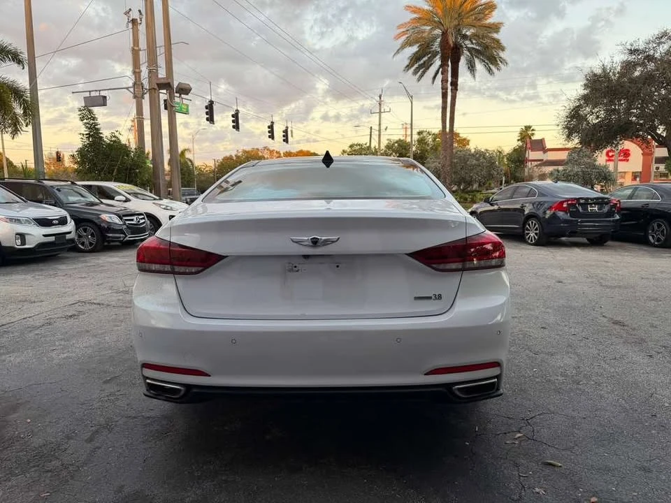 2015 Hyundai Genesis - Image 4 of 20
