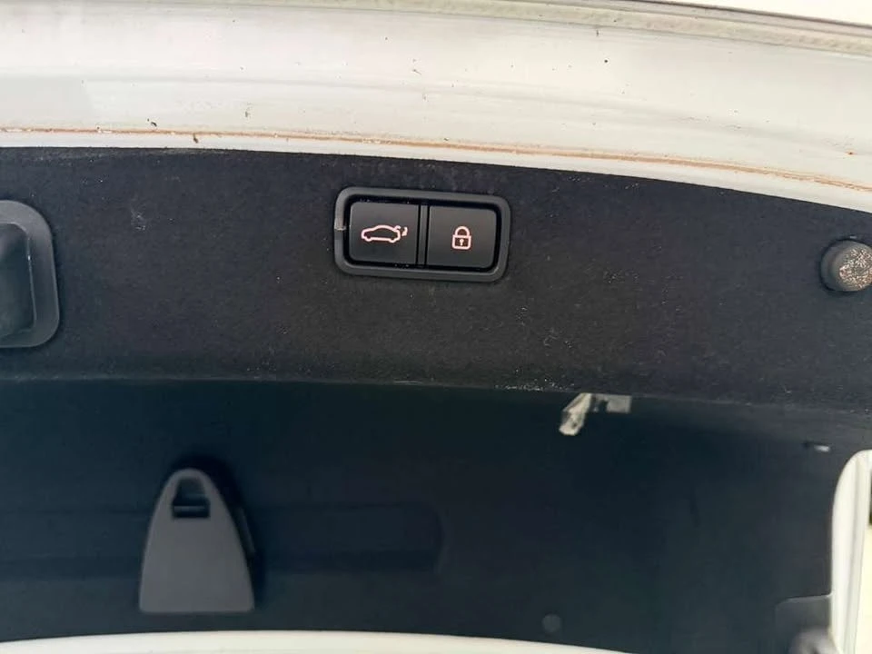 2015 Hyundai Genesis - Image 7 of 20