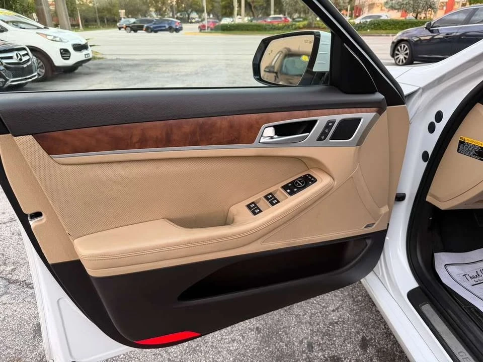 2015 Hyundai Genesis - Image 8 of 20