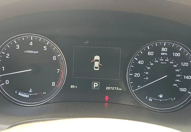2015 Hyundai Genesis - Image 12 of 17