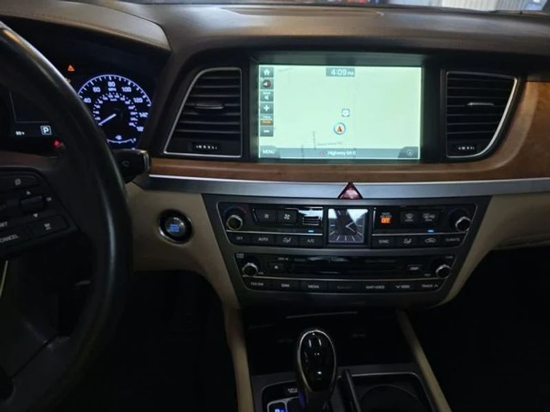 2015 Hyundai Genesis - Image 6 of 8