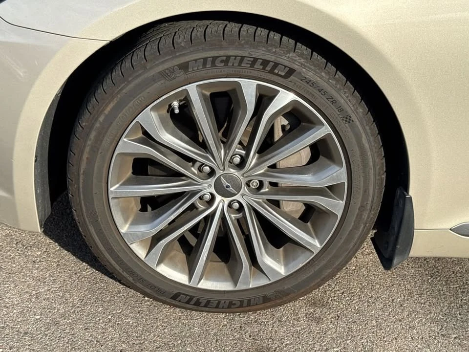 2015 Hyundai Genesis - Image 4 of 9