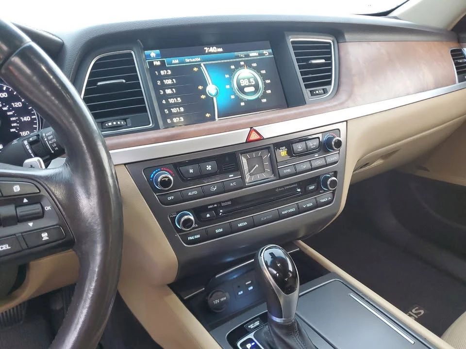 2015 Hyundai Genesis - Image 15 of 17