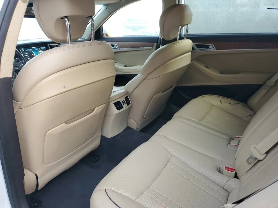 2015 Hyundai Genesis - Image 5 of 17