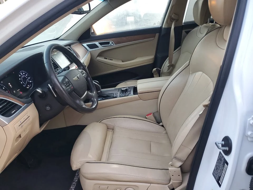 2015 Hyundai Genesis - Image 9 of 17