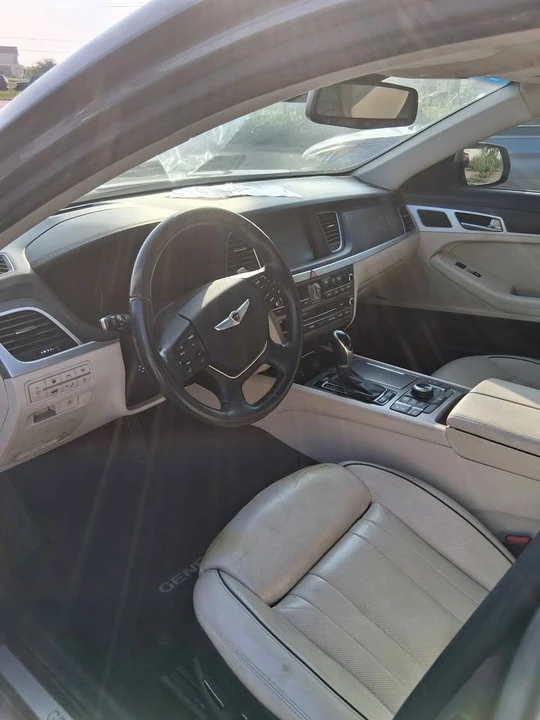 2015 Hyundai Genesis - Image 4 of 7