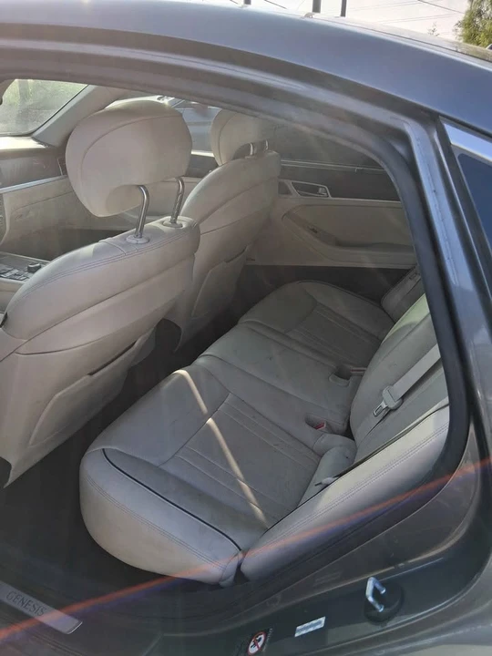 2015 Hyundai Genesis - Image 5 of 7