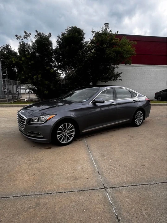 2015 Hyundai Genesis - Image 2 of 10