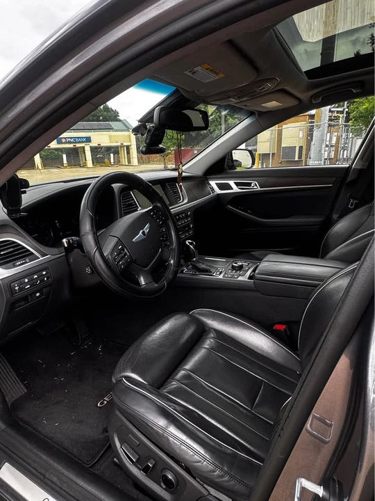 2015 Hyundai Genesis - Image 9 of 10