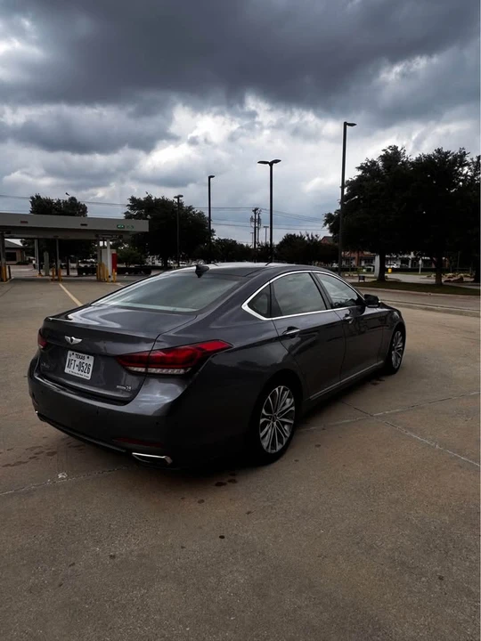 2015 Hyundai Genesis - Image 4 of 10
