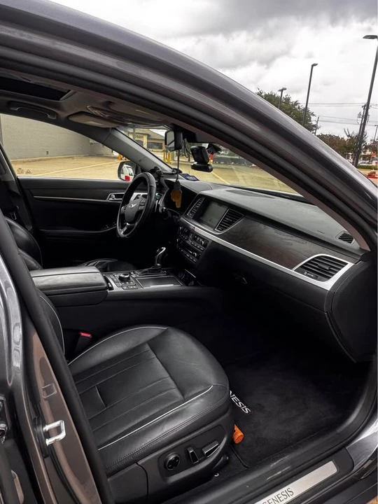 2015 Hyundai Genesis - Image 6 of 10