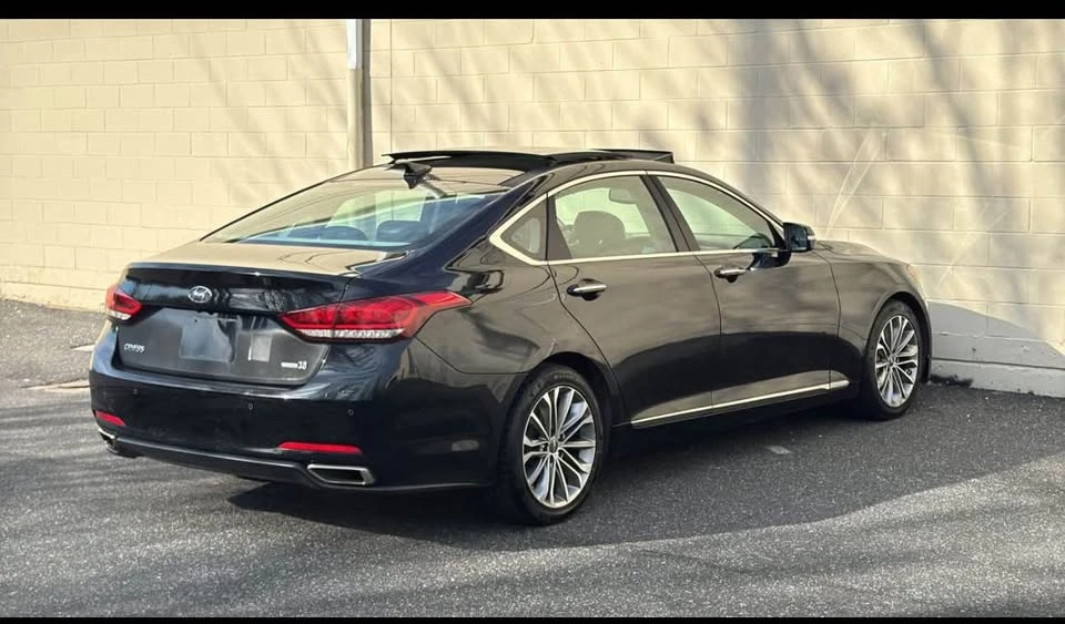 2015 Hyundai Genesis - Image 4 of 4
