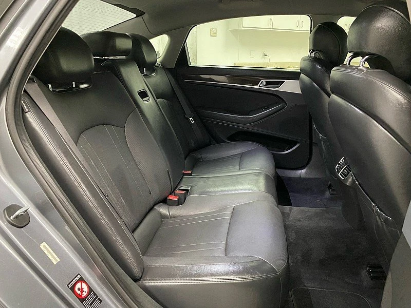2015 Hyundai Genesis - Image 13 of 20