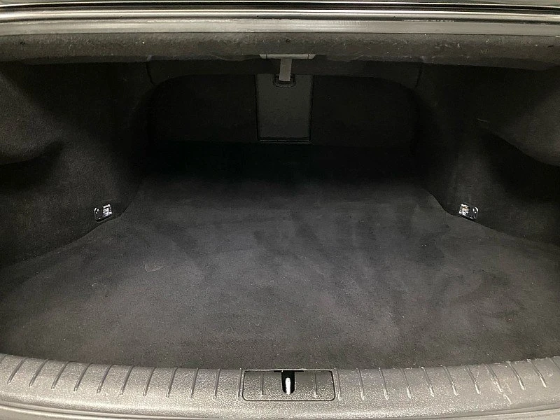 2015 Hyundai Genesis - Image 12 of 20