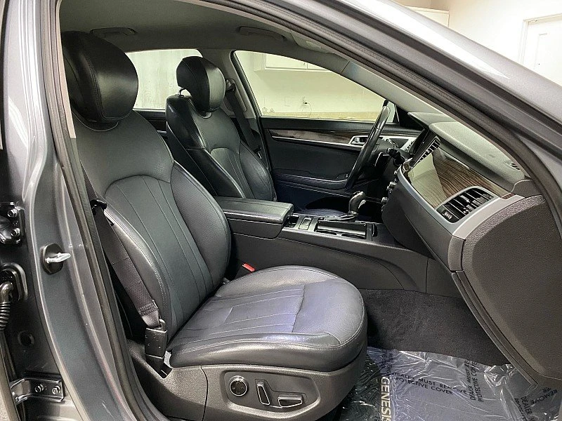 2015 Hyundai Genesis - Image 14 of 20