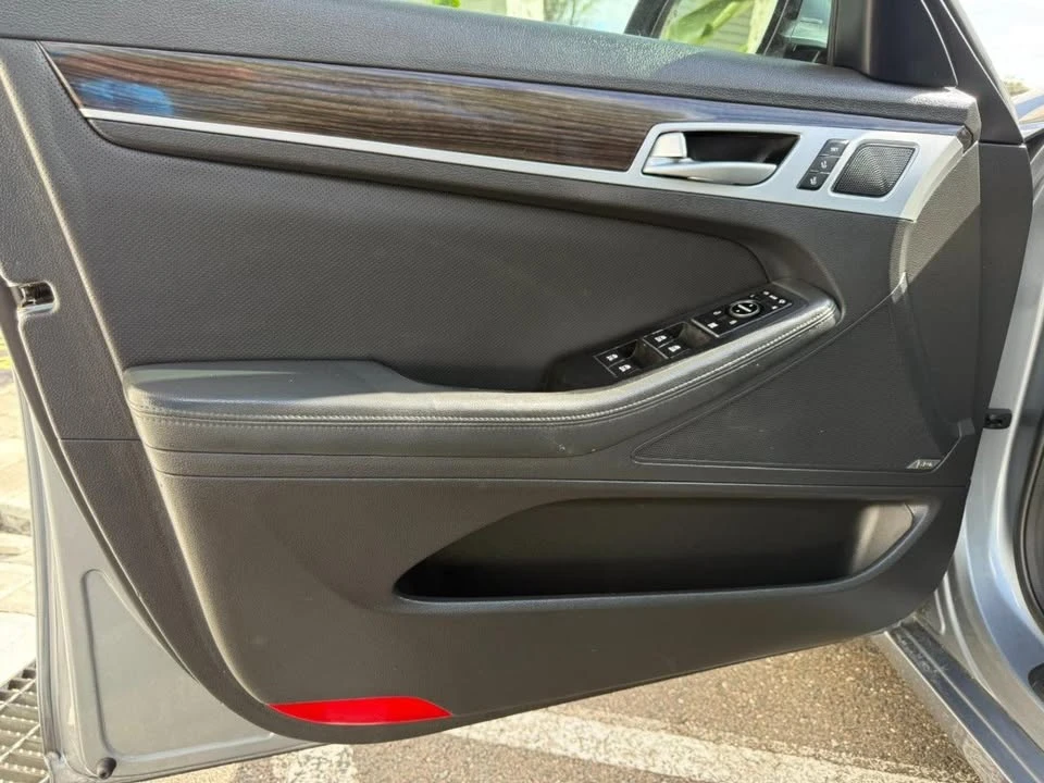 2015 Hyundai Genesis - Image 20 of 20