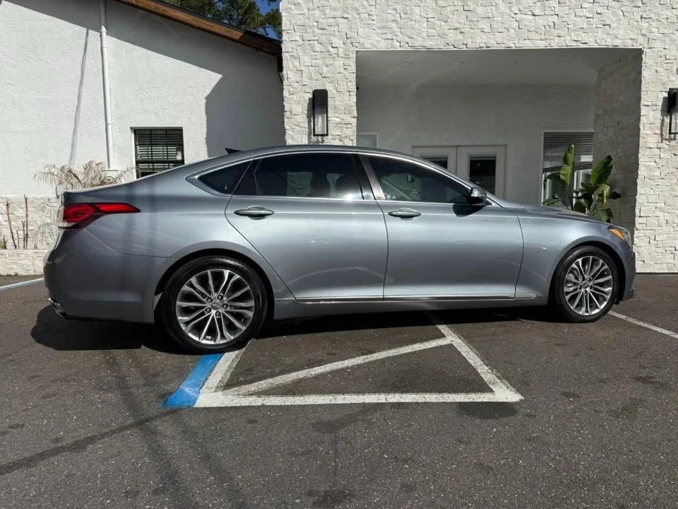 2015 Hyundai Genesis - Image 15 of 20